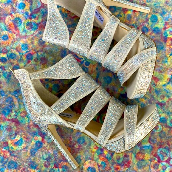 NIB 6” Iridescent Rhinestone Embellished Heels Steve Madden Size 9 M - Picture 5 of 10